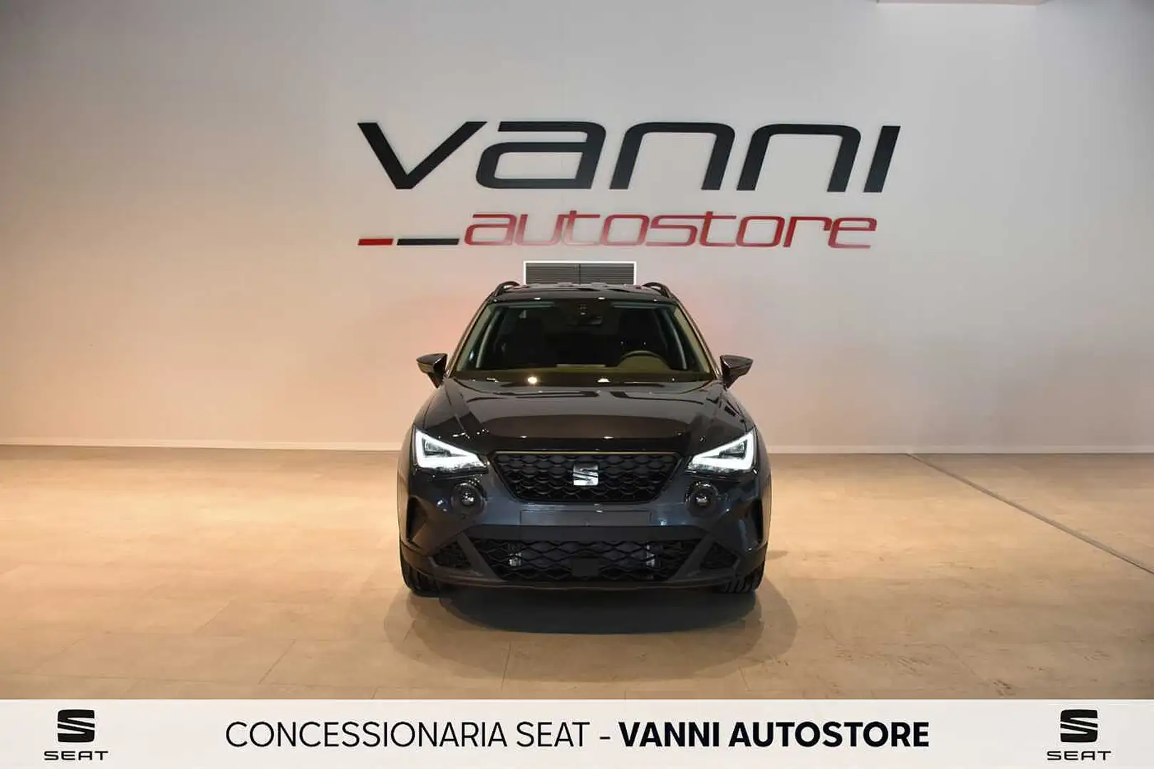 SEAT Arona 1.0 EcoTSI Black Edition - TAN 2,95% entro 09/2025 Gris - 2