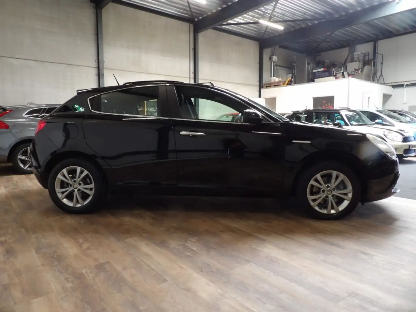 Alfa Romeo Giulietta 1.4 T - panoramadak - ecc - 6 bak - complete histo Zwart - 2