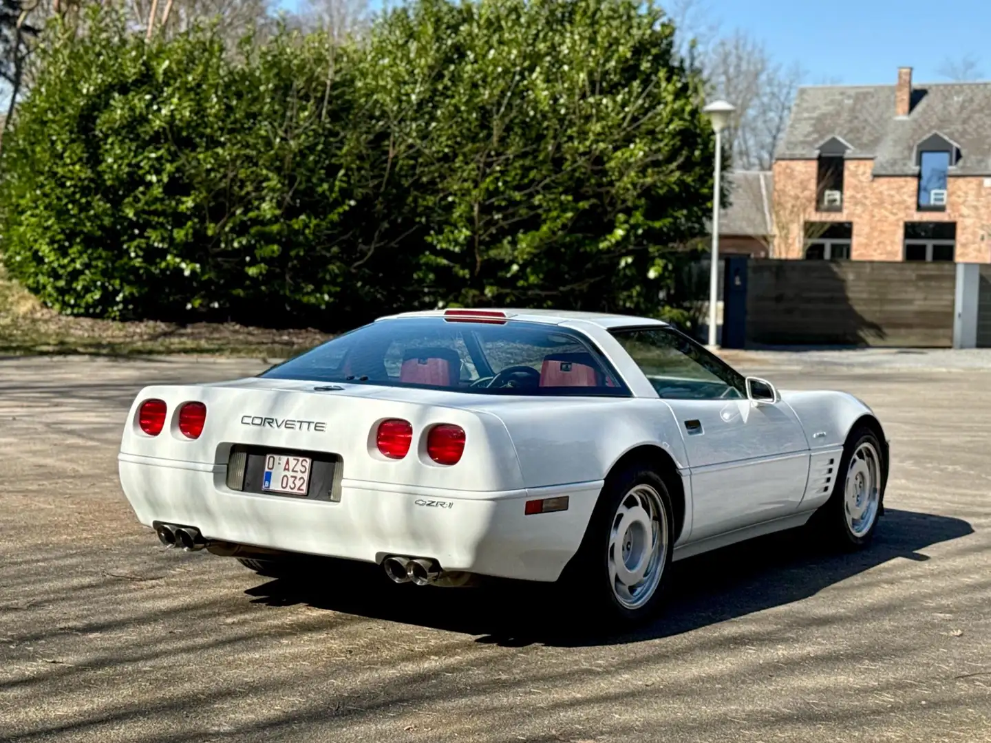 Corvette ZR1 CORVETTE ZR-1 1991 - WHITE ON RED - 450 HP Blanc - 2