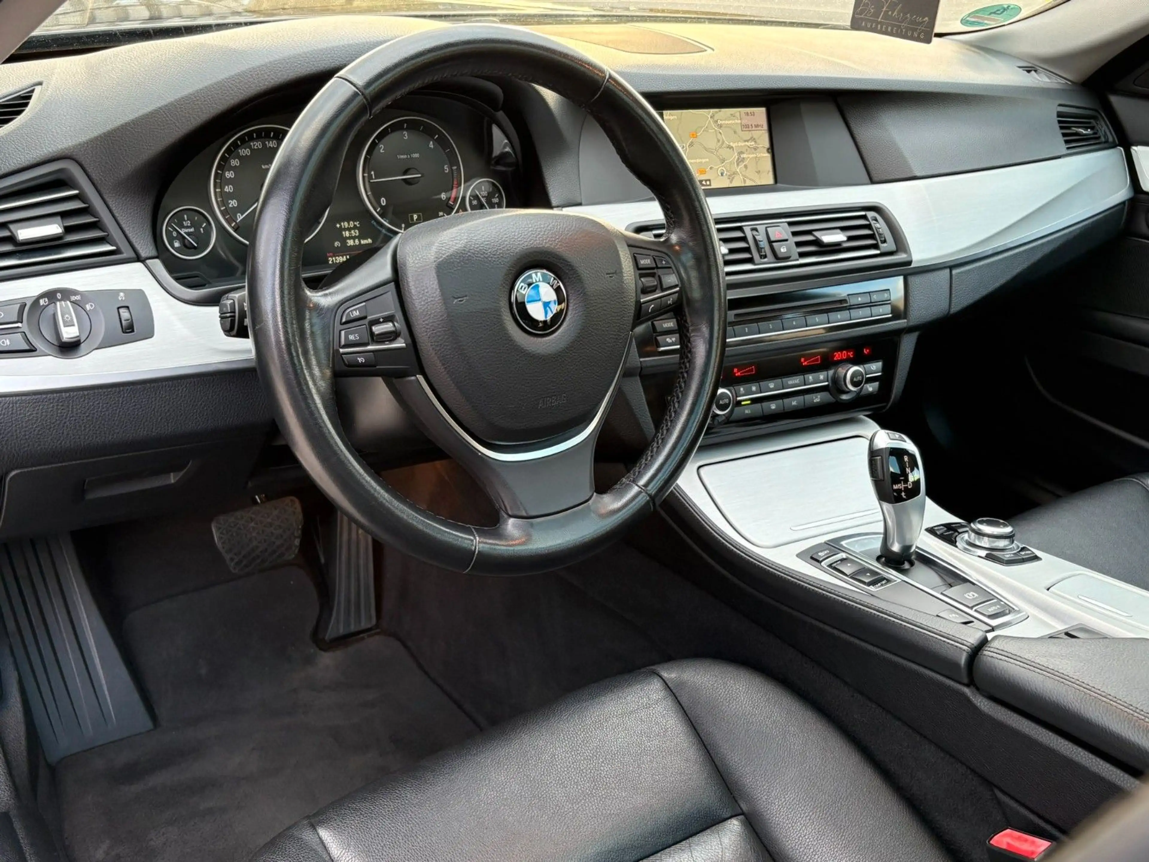 BMW 520 d Aut. Touring / Bi-Xenon / Leder / Pano / 19 — photo 12