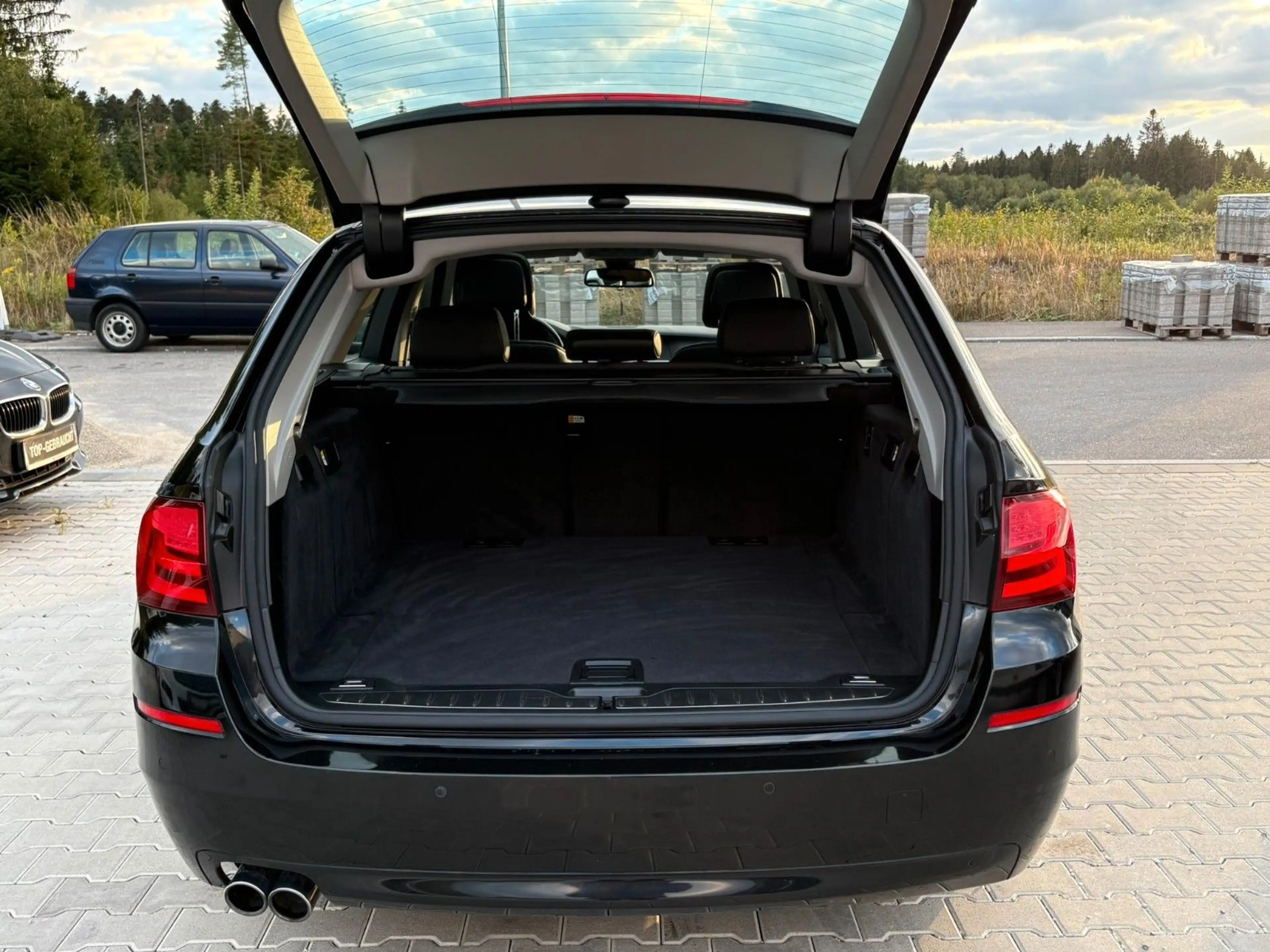 BMW 520 d Aut. Touring / Bi-Xenon / Leder / Pano / 19 — photo 11