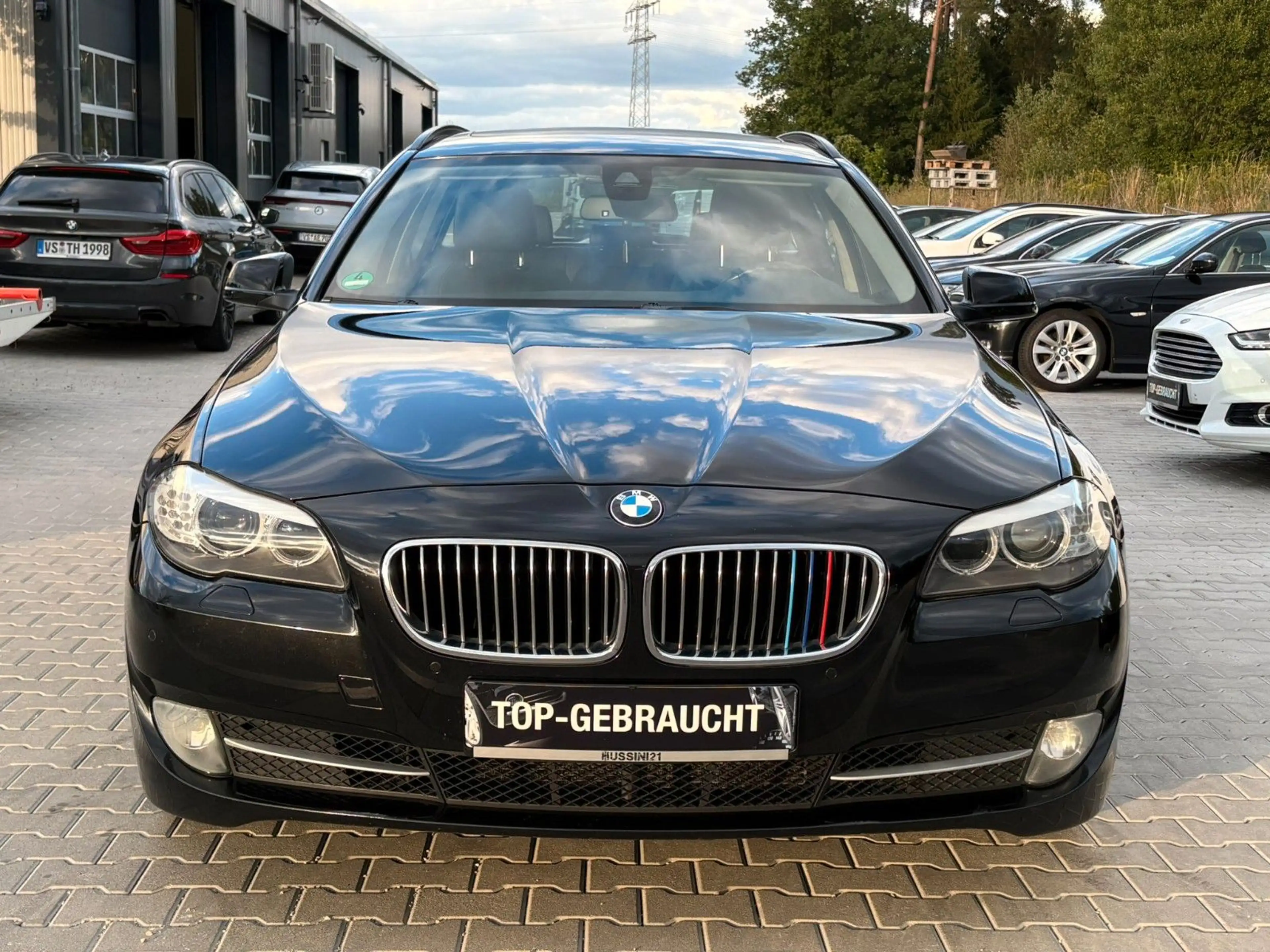 BMW 520 d Aut. Touring / Bi-Xenon / Leder / Pano / 19 — photo 3