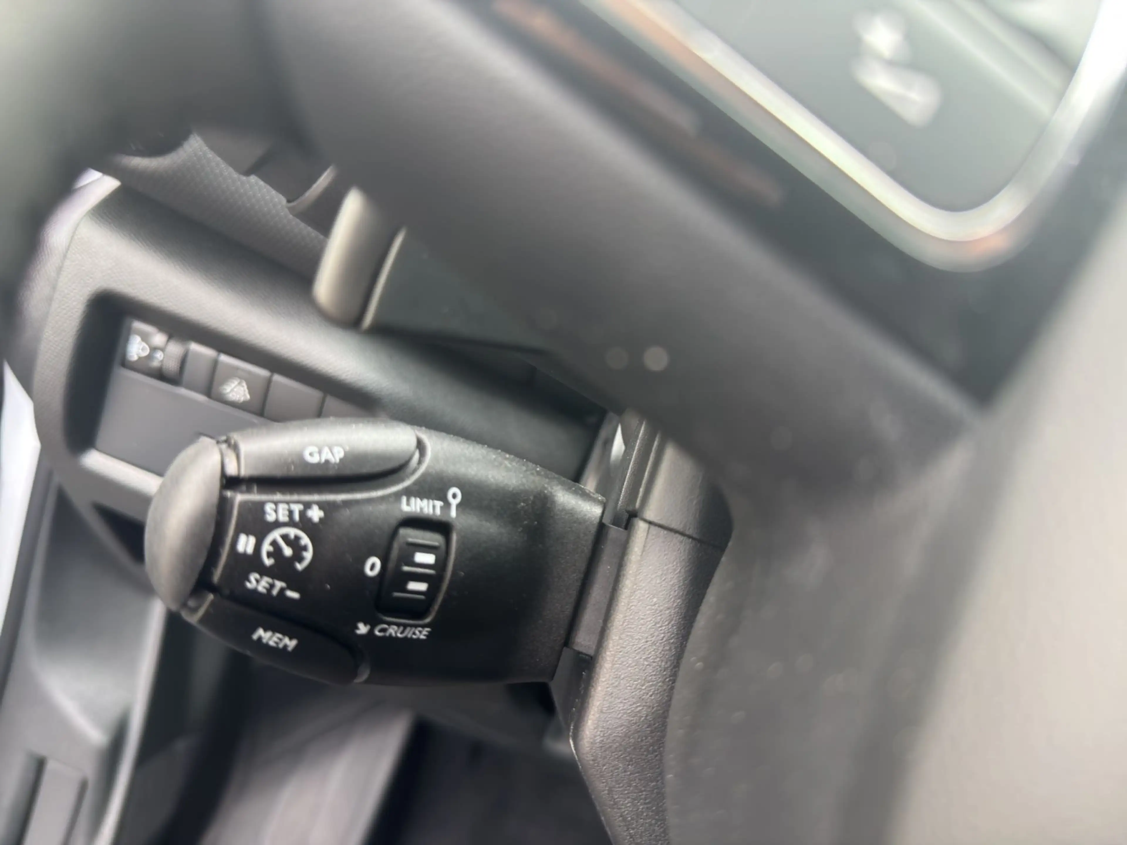 Citroen C5 Aircross Max MHEV 136 Kamera Navi ACC PDC SHZ — photo 15