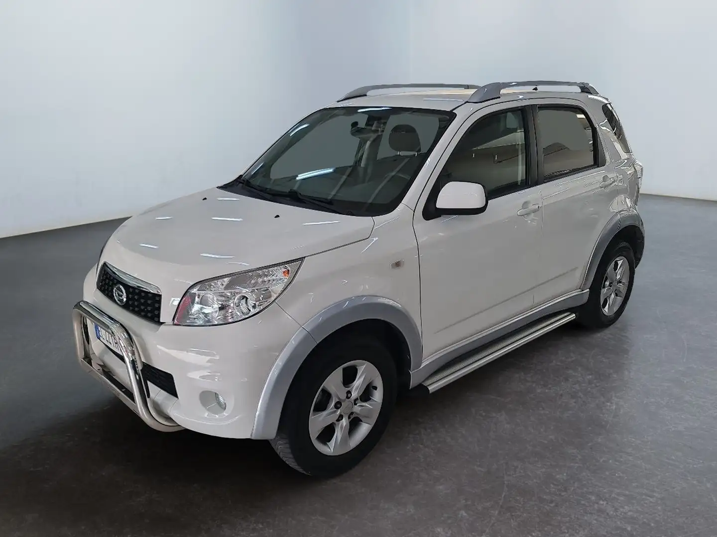 Daihatsu Terios Terios 1.5 4WD B You O/F Five Dolomite Белый - 1