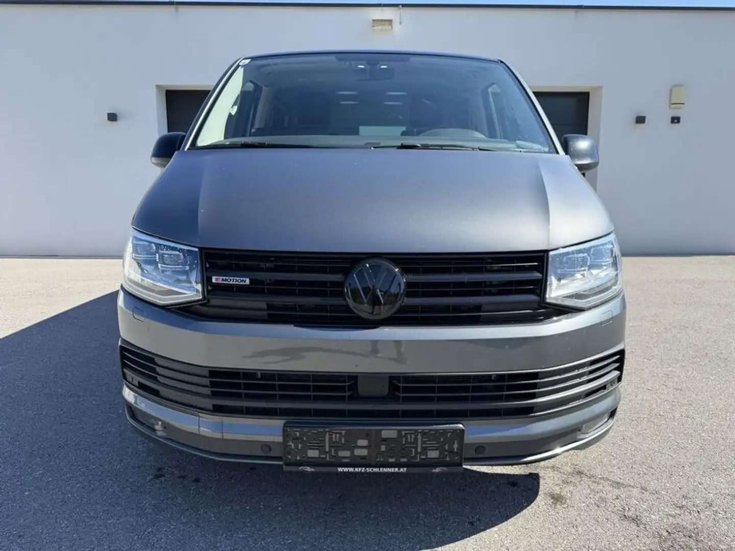 Volkswagen T6 Multivan Black-Edition 4Motion DSG/Mega Voll Grau - 2