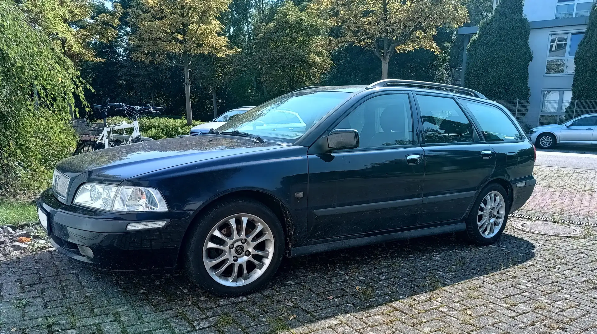 Volvo V40 V40 1.9 D Schwarz - 1