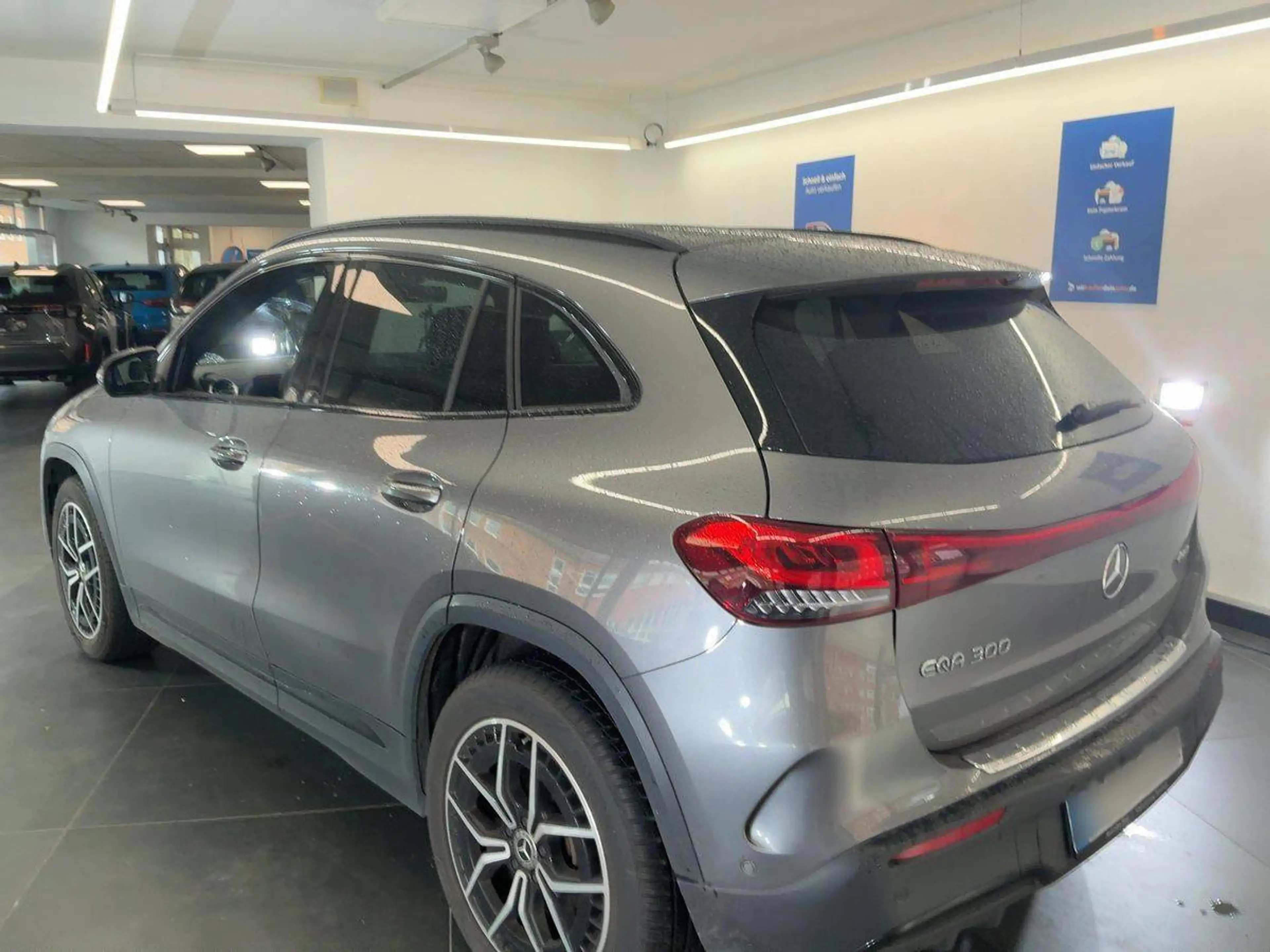 Mercedes-Benz EQA 300 EQA 300 4Matic (243.708) — photo 2