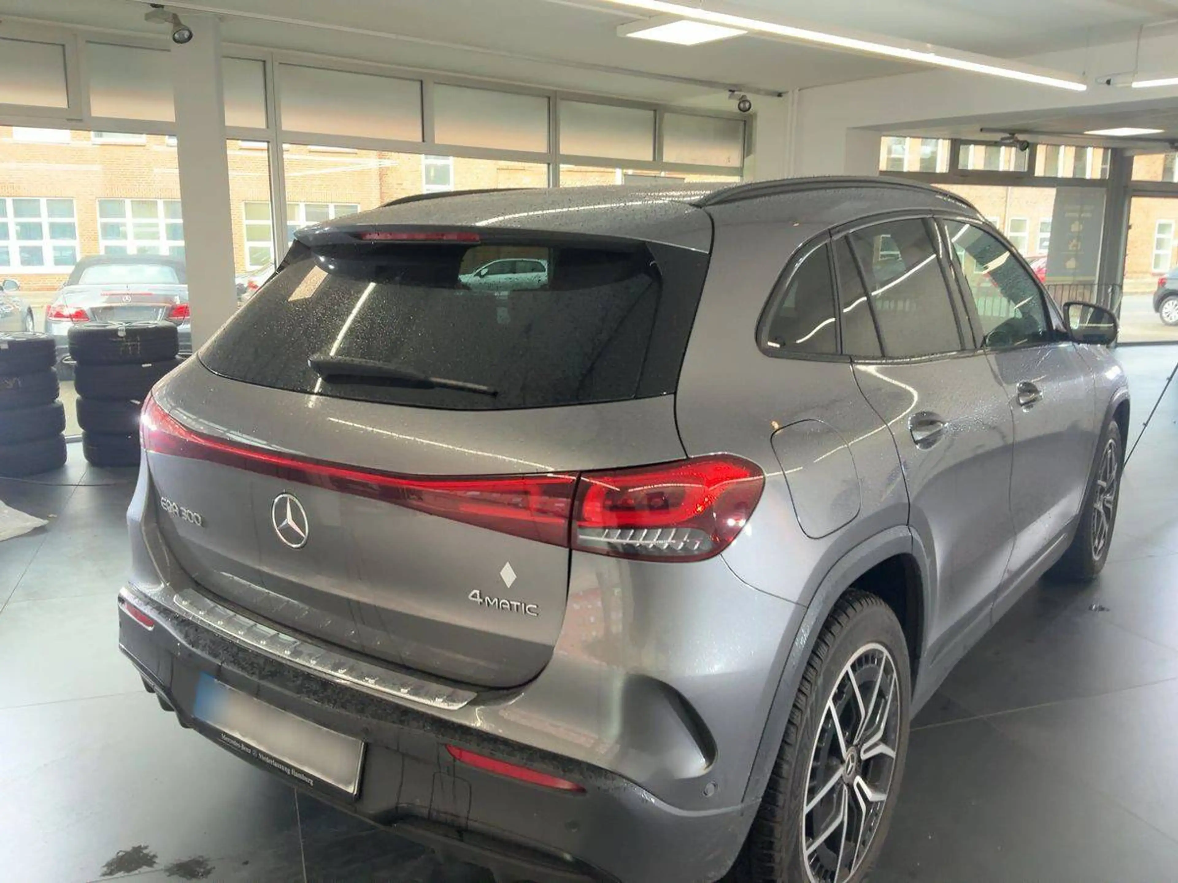 Mercedes-Benz EQA 300 EQA 300 4Matic (243.708) — photo 4