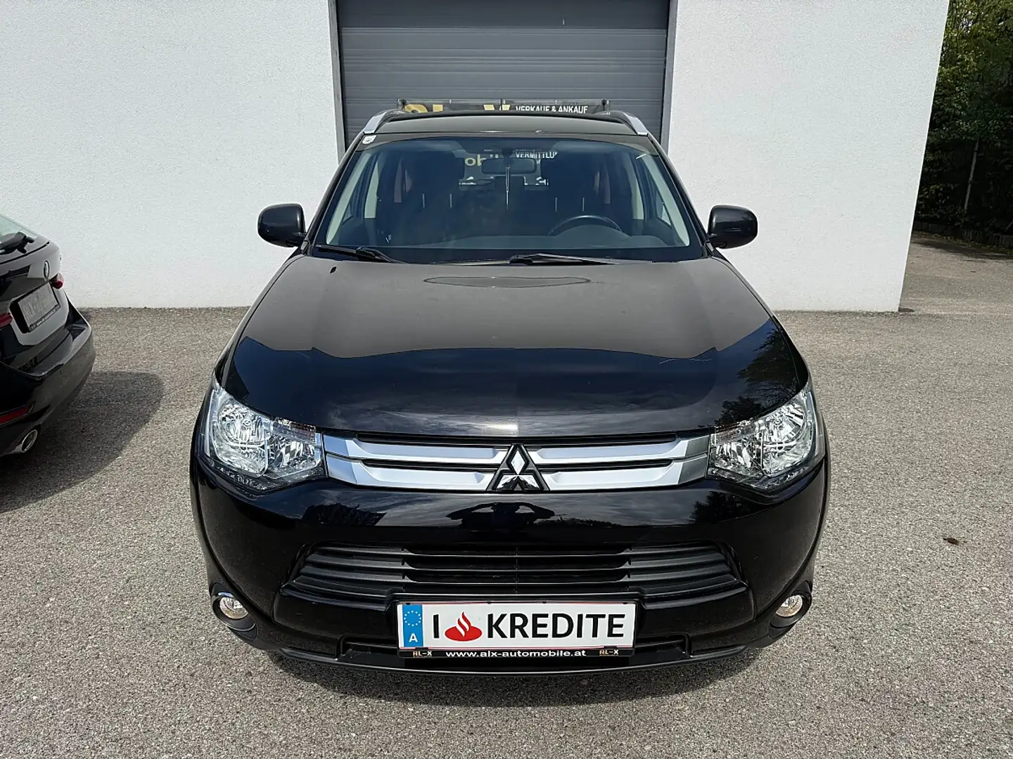 Mitsubishi Outlander Invite 2WD 2,0 MIVEC Kundenauftrag Schwarz - 2