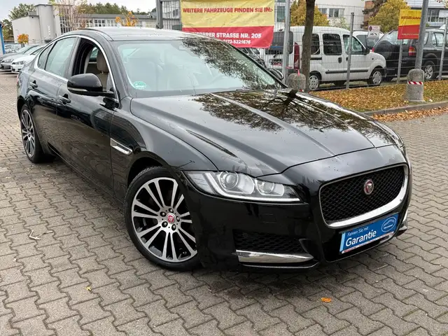 Jaguar XF 3.0 D Prestige*PANO*LEDER*GR.NAVI*BI.XEN*VOL*