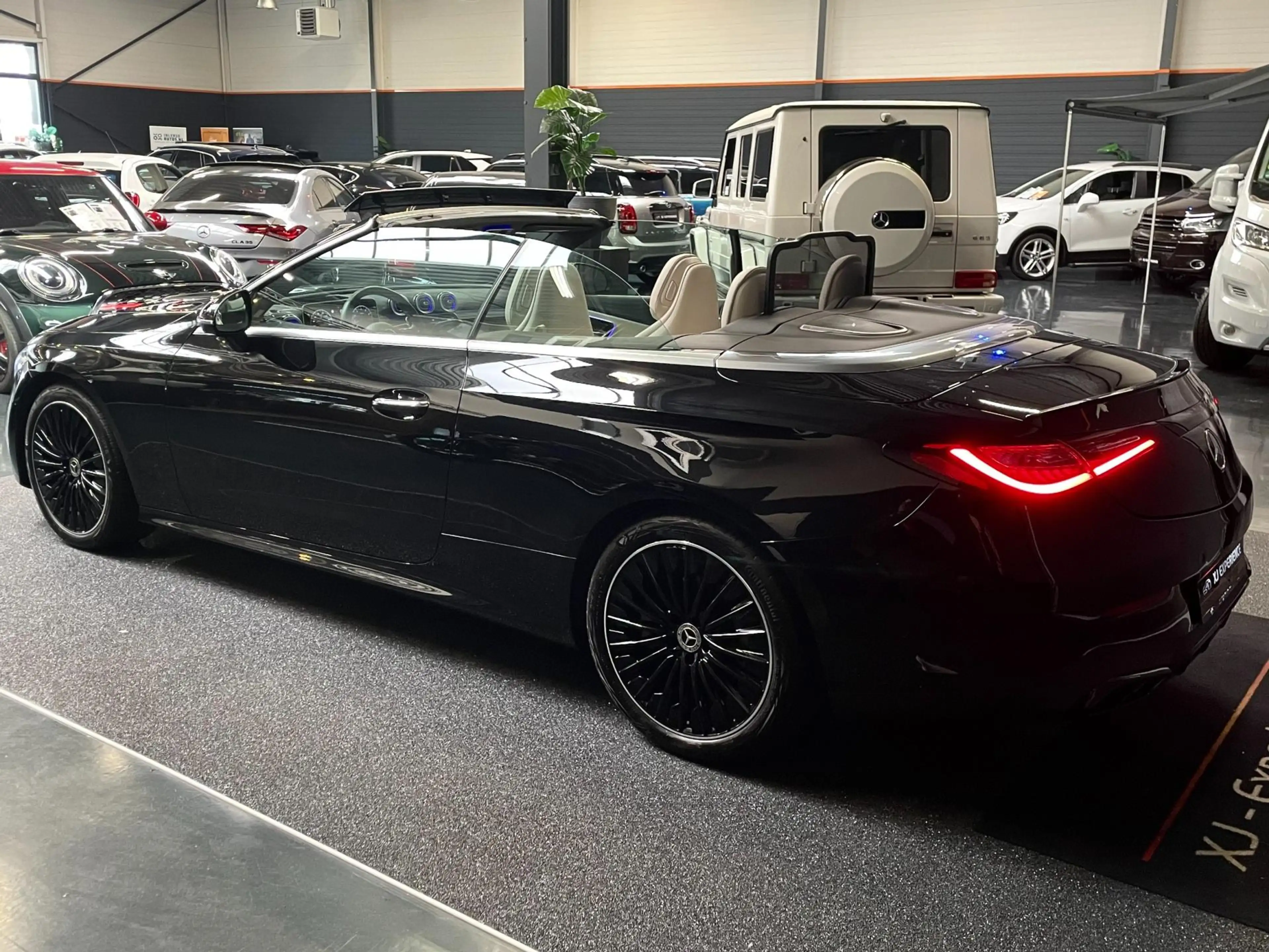 Mercedes-Benz CLE 200 Cabriolet AMG Line HUD NAVI 204PK — photo 5