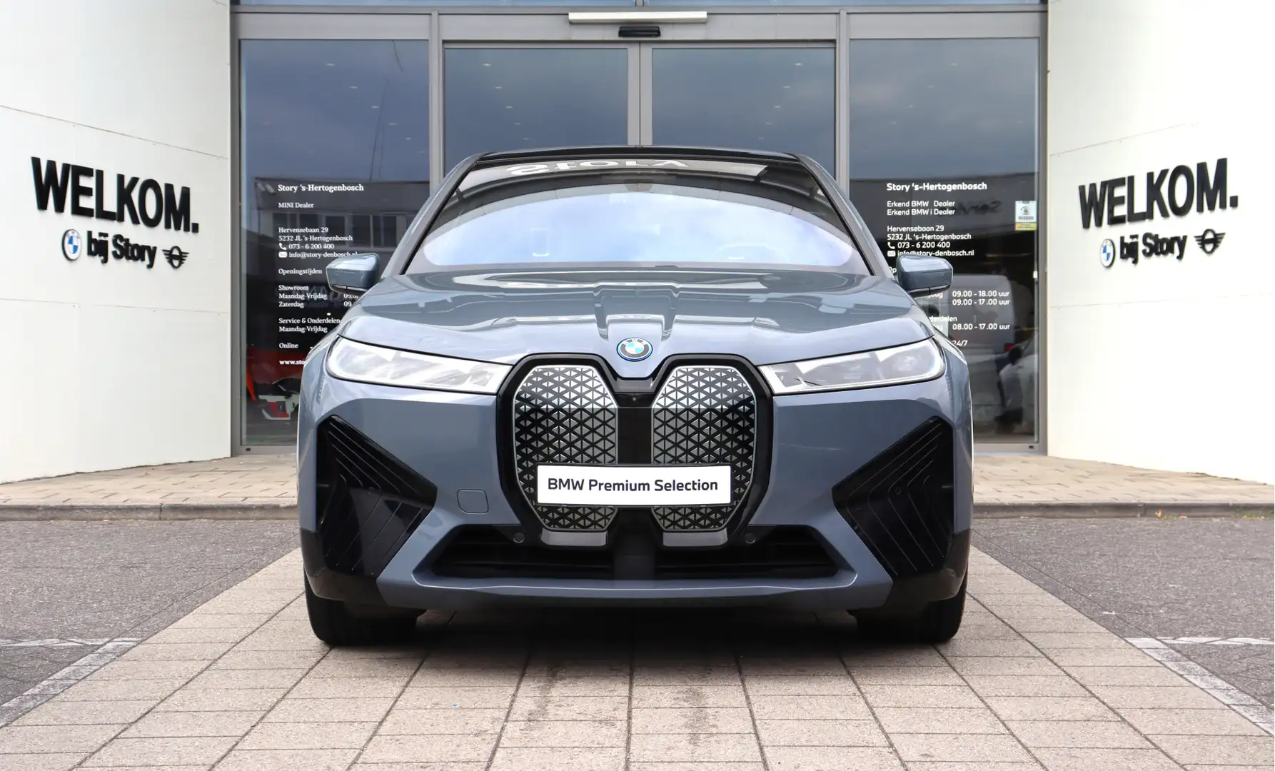 BMW iX xDrive50 High Executive Sport / Panoramadak Sky Lo Grijs - 2