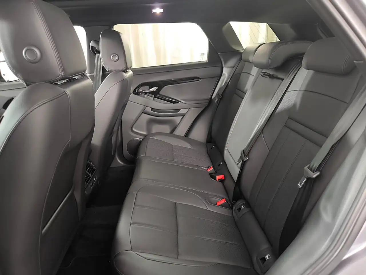 Land Rover Range Rover Evoque 2026 — фото 13
