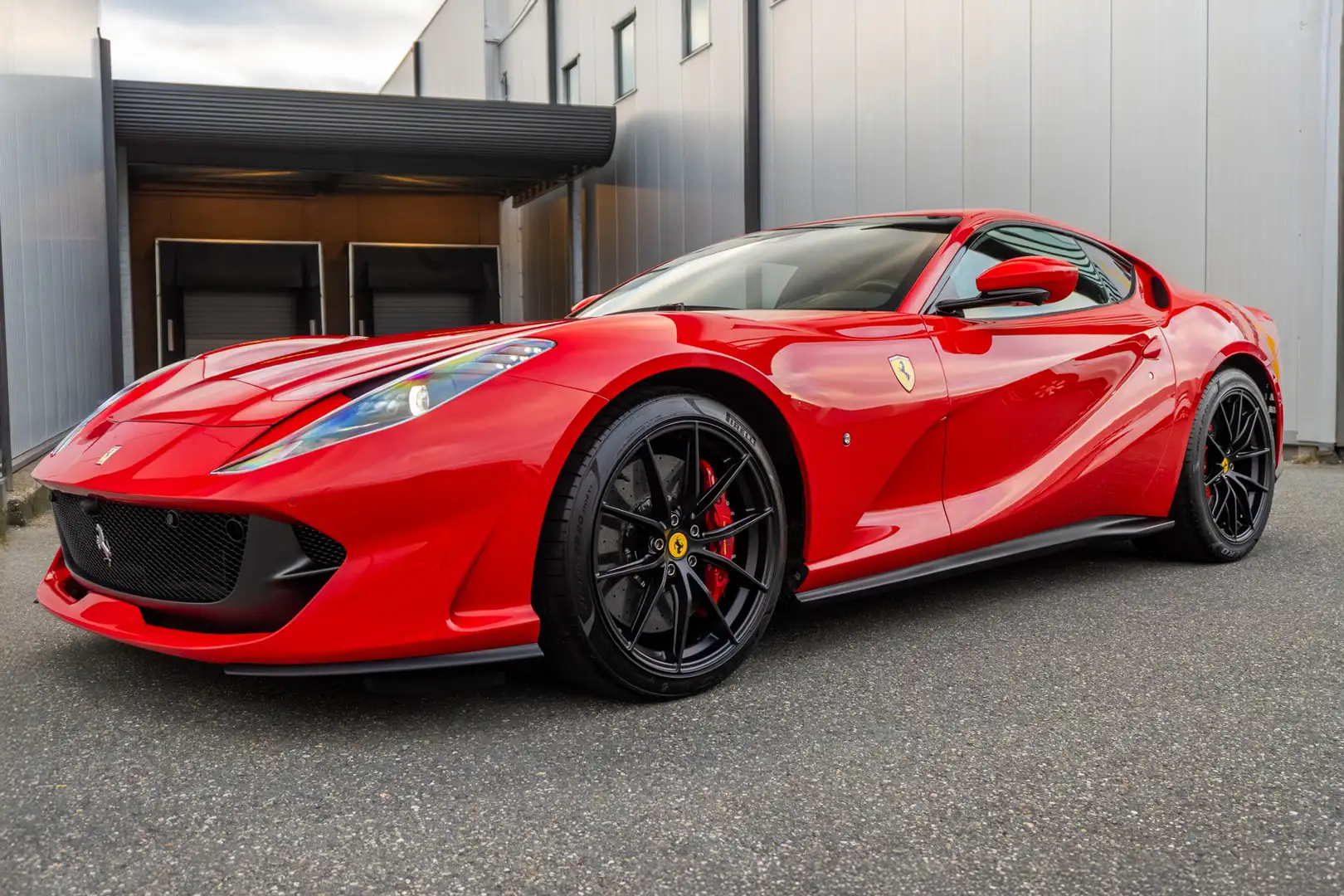 Ferrari 812 Superfast - Rosso Corsa | LIFT | JBL | PDIS | CARB Rood - 1