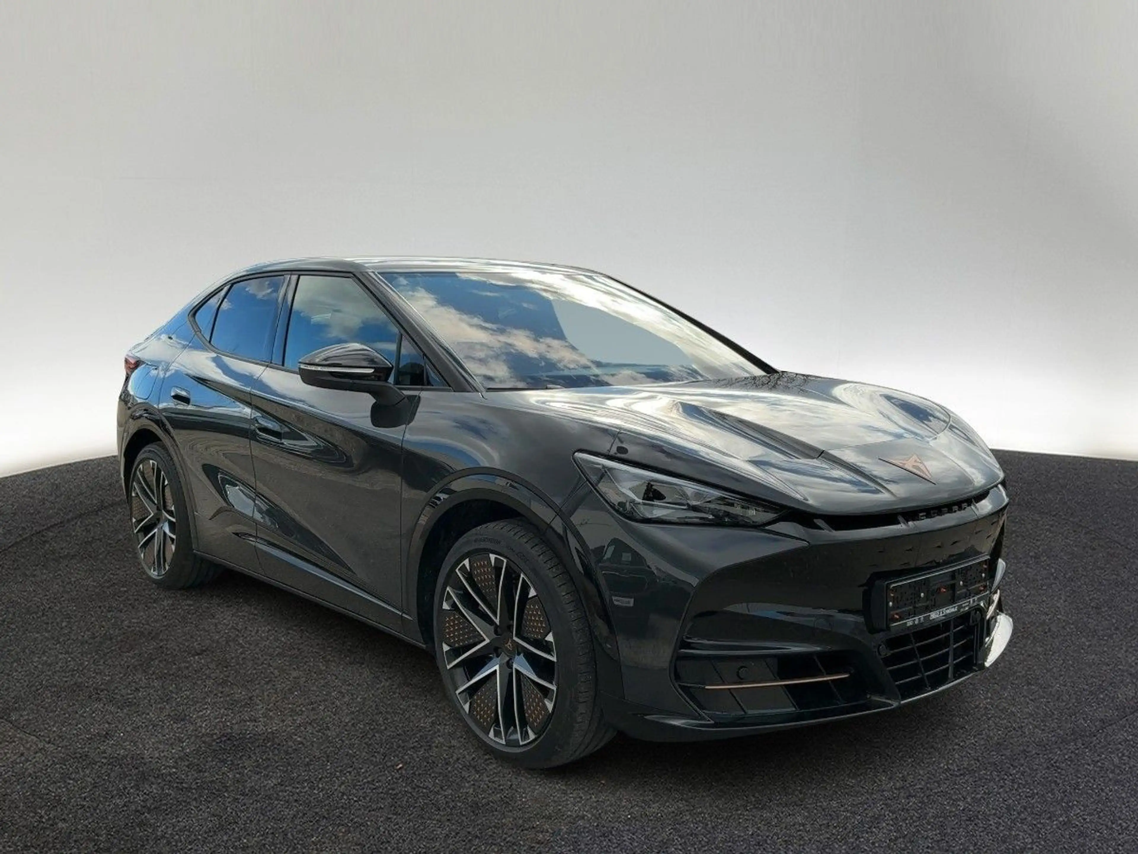 CUPRA Tavascan VZ 4Drive BELOW HuD EXTREME LEDER PANO — photo 4