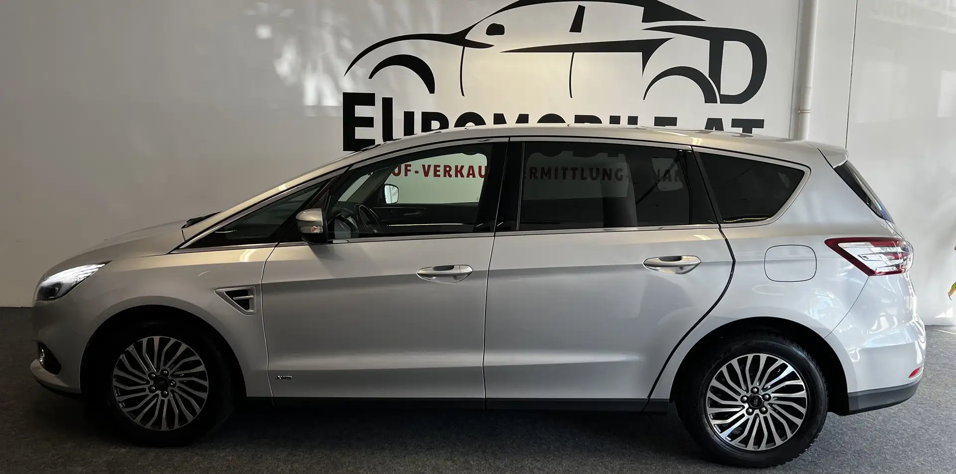 Ford S-Max Titanium AWD *7-Sitzer*RFK*AHK*LED*KEYFREE-PAKET* - 2