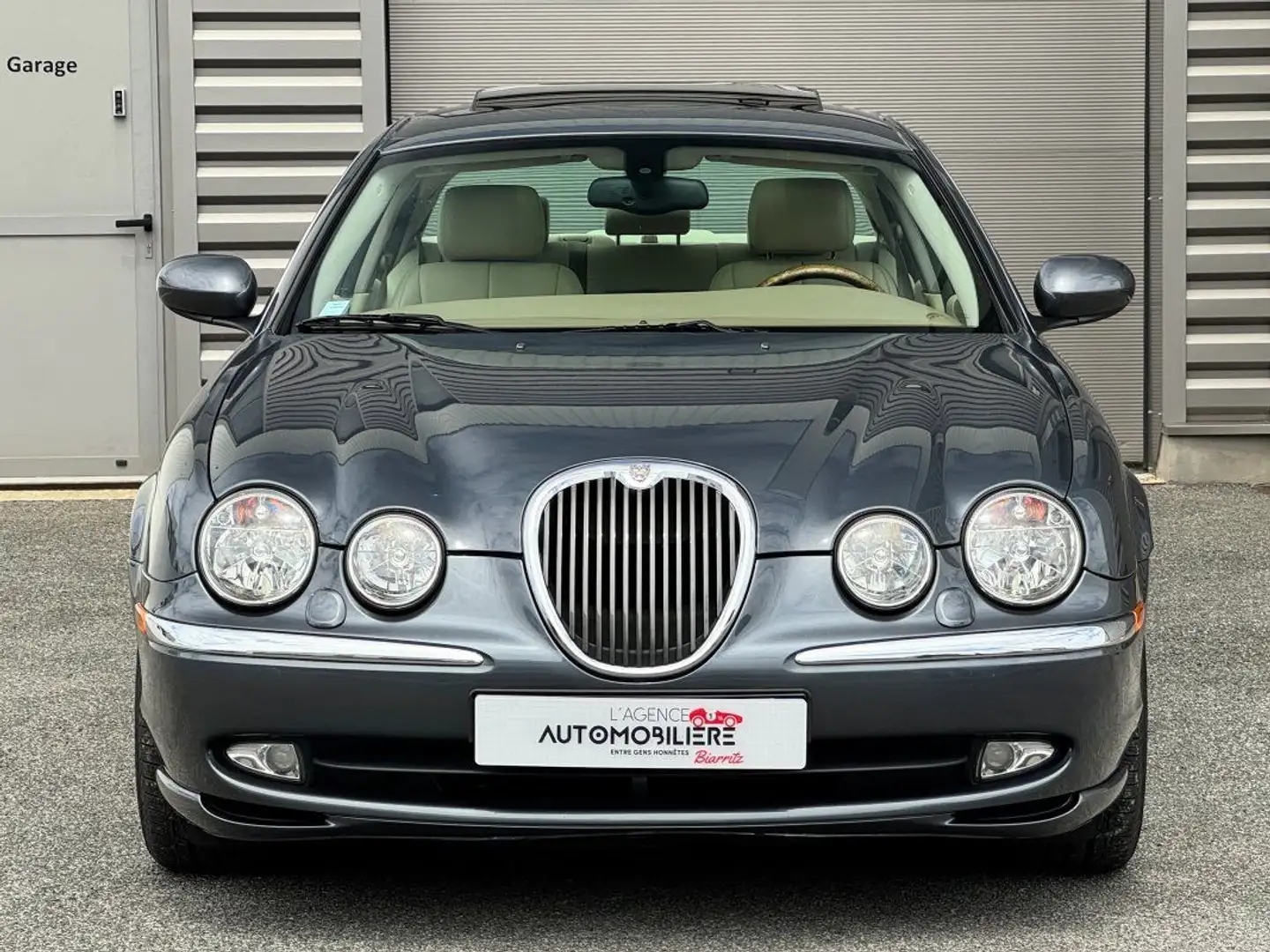 Jaguar S-Type S Type 2.5 V6 204 EXECUTIVE - Historique complet Grau - 2