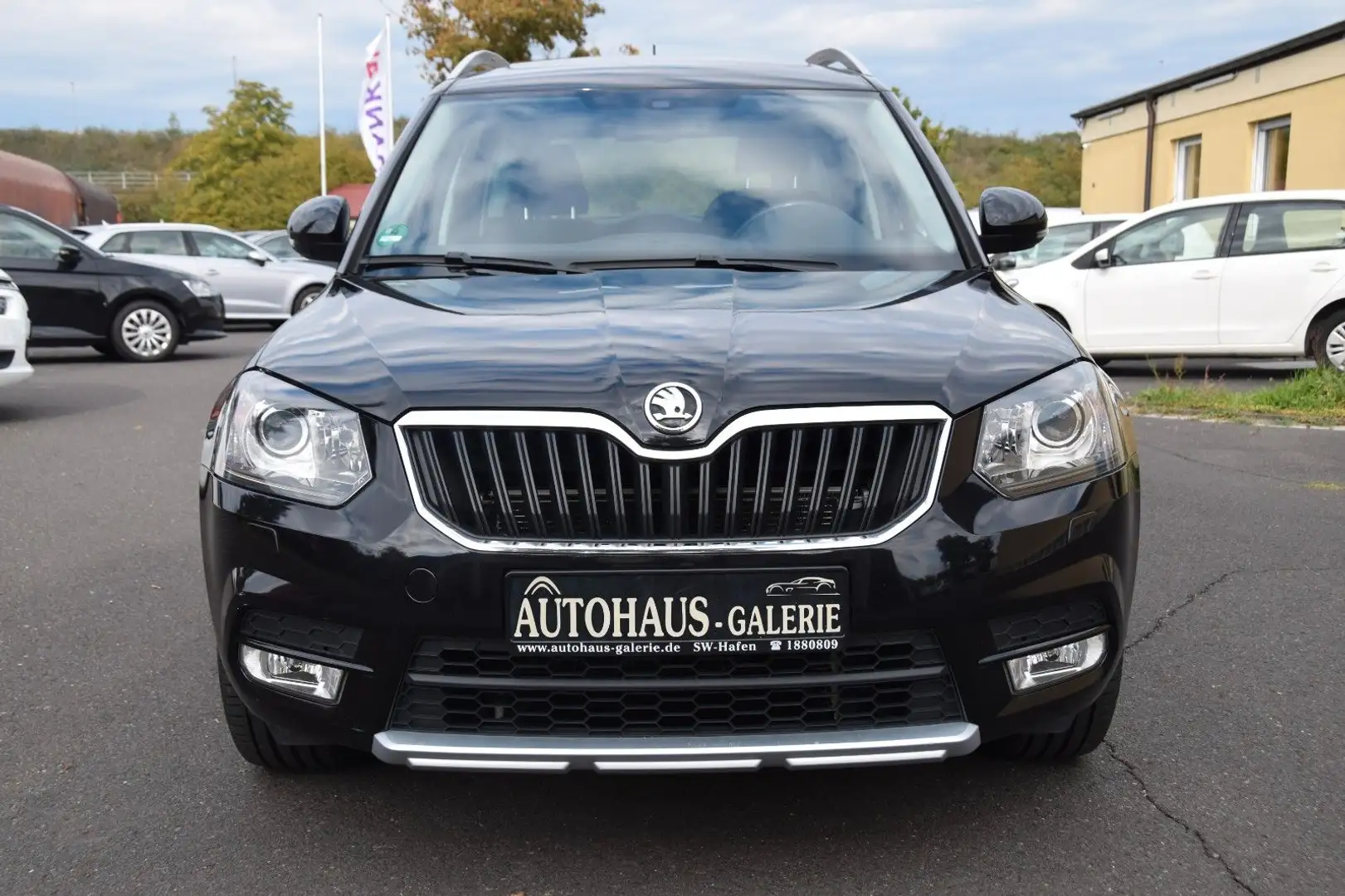 Skoda Yeti Edition*2.HAND*PANORAMA*NAVI*XENON Schwarz - 2