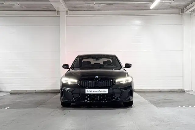 BMW 3 Series view 6