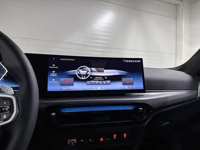 BMW 3 Series view 15