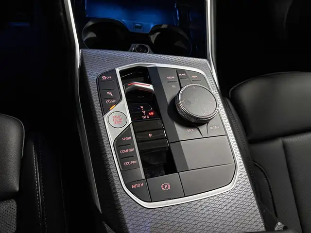 BMW 3 Series view 14