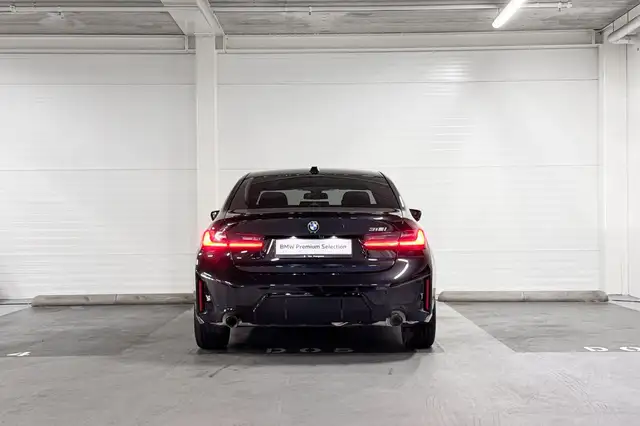 BMW 3 Series view 8