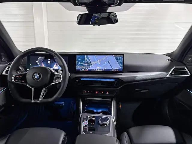 BMW 3 Series view 11