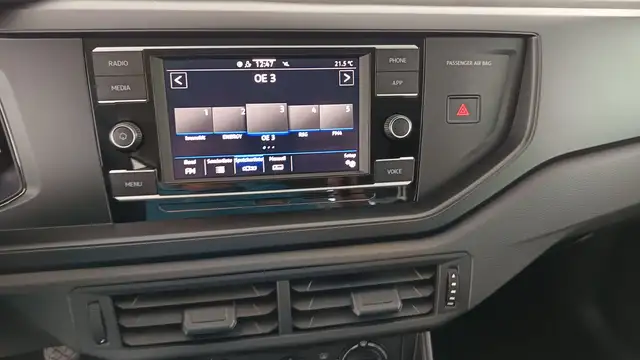 Volkswagen Polo view 8