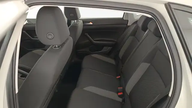 Volkswagen Polo view 11