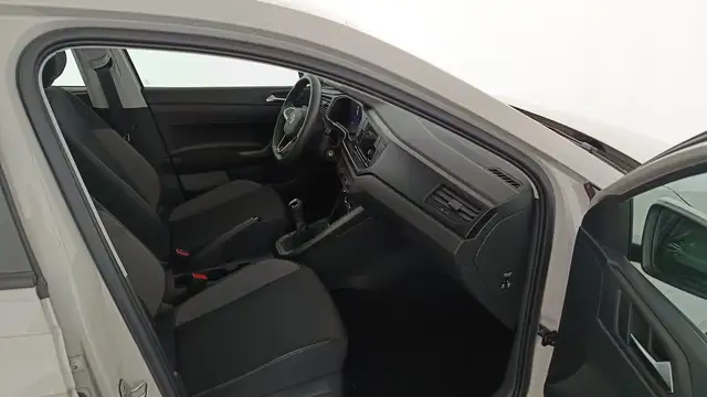 Volkswagen Polo view 10