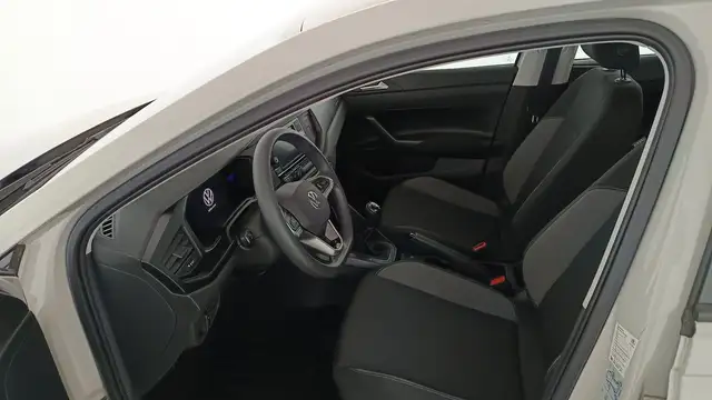 Volkswagen Polo view 9