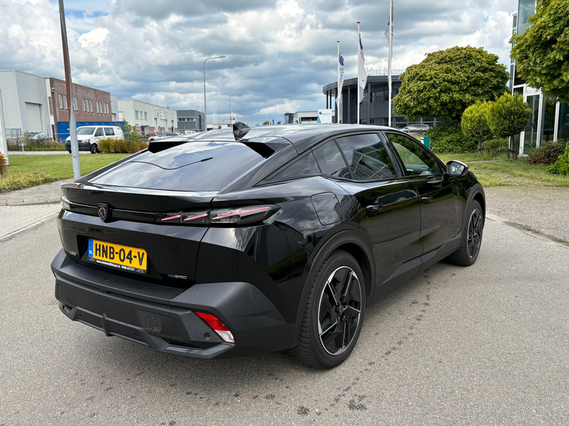 Peugeot 408 1.6 HYbrid GT 180 — photo 5