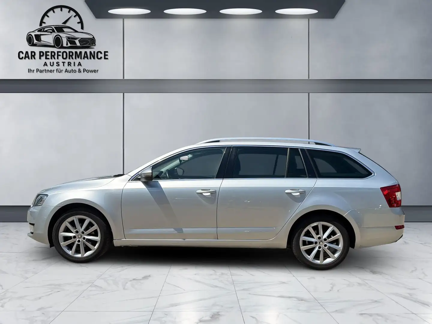 Skoda Octavia Elegance 4x4 Grau - 2