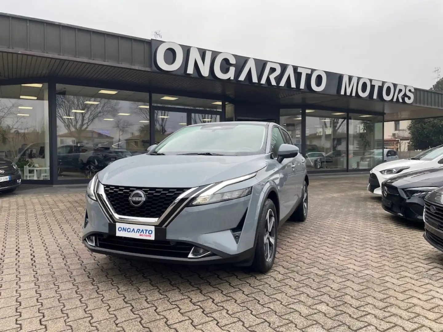 Nissan Qashqai MHEV 140 CV N-Connecta Gri - 1