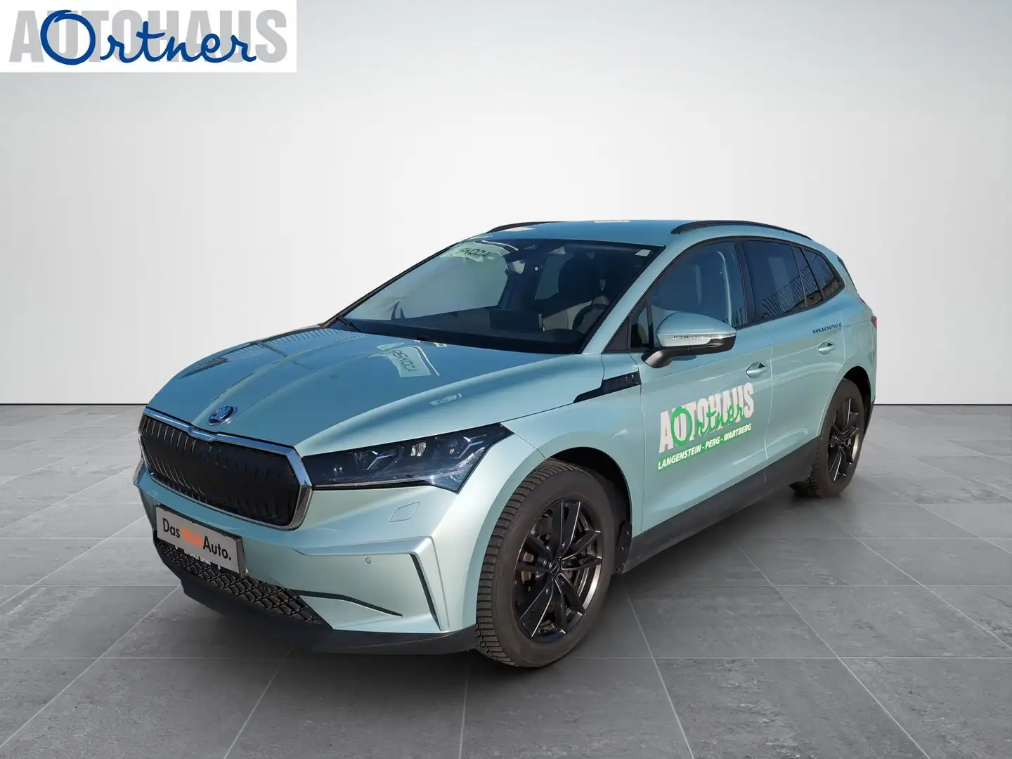 Skoda Enyaq 60 Stříbrná - 1
