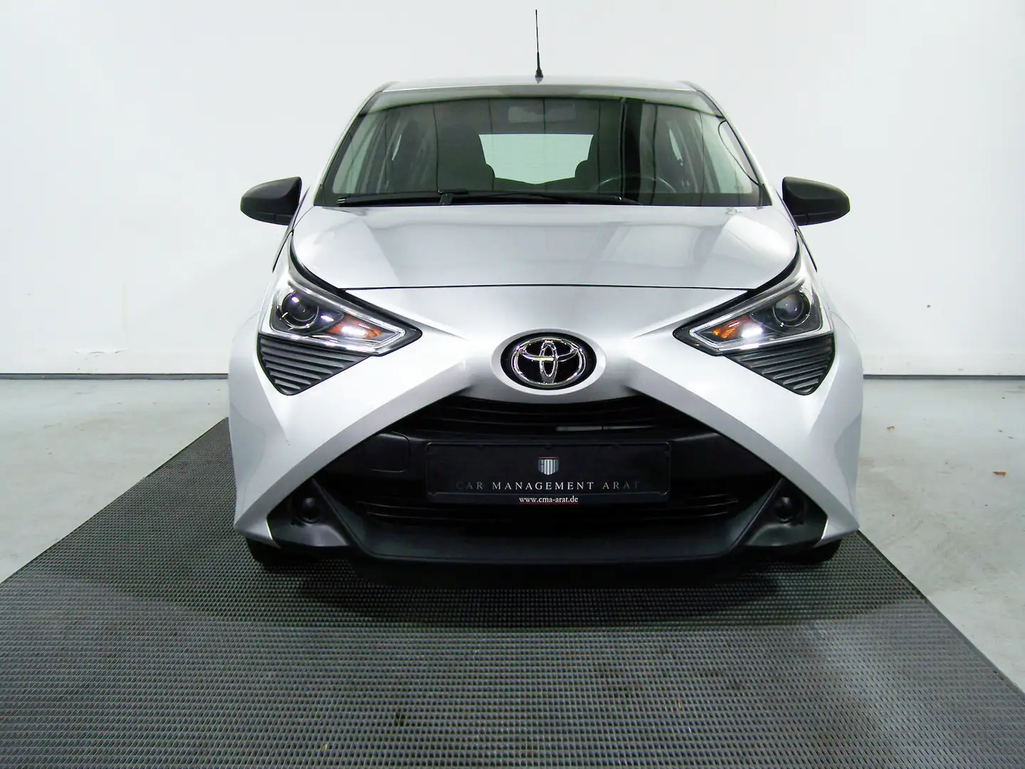 Toyota Aygo 1.0 VVT-i X Business KLIMA+DAB Silber - 2