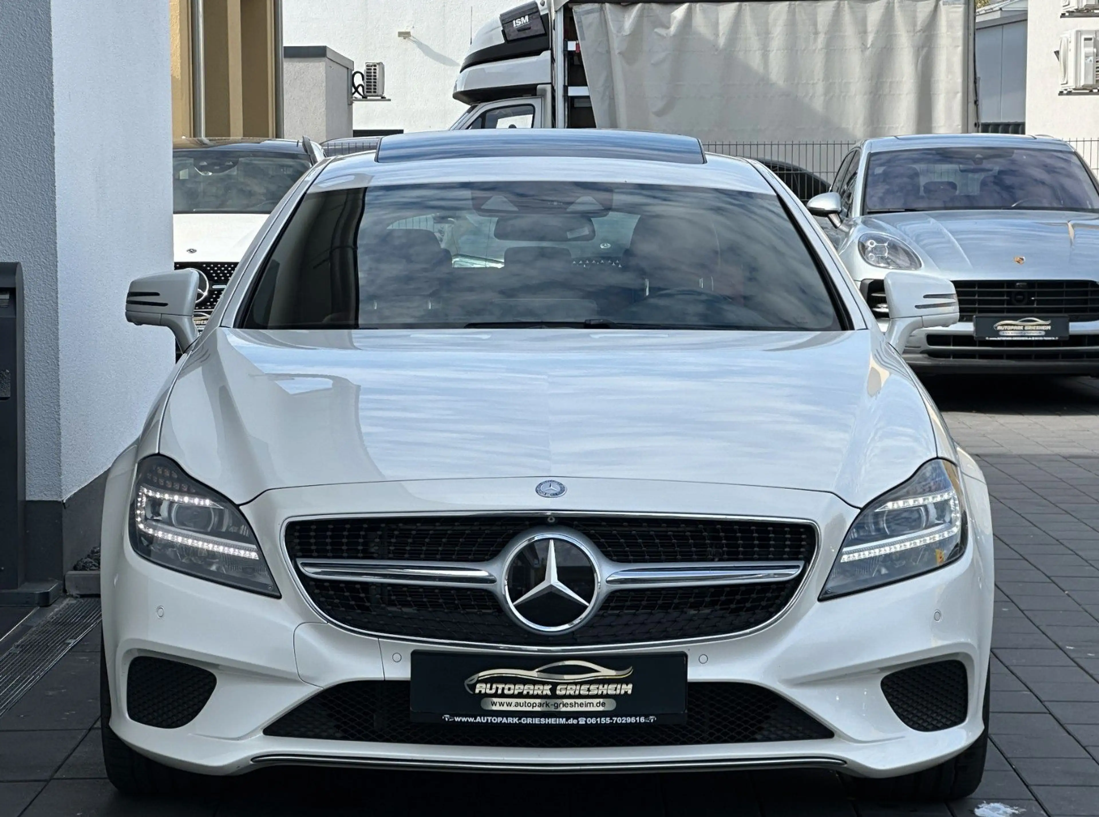 Mercedes-Benz CLS CLS 400 SB*AMG*DESIGNO*MEMORY*AHK*360°LED — photo 2