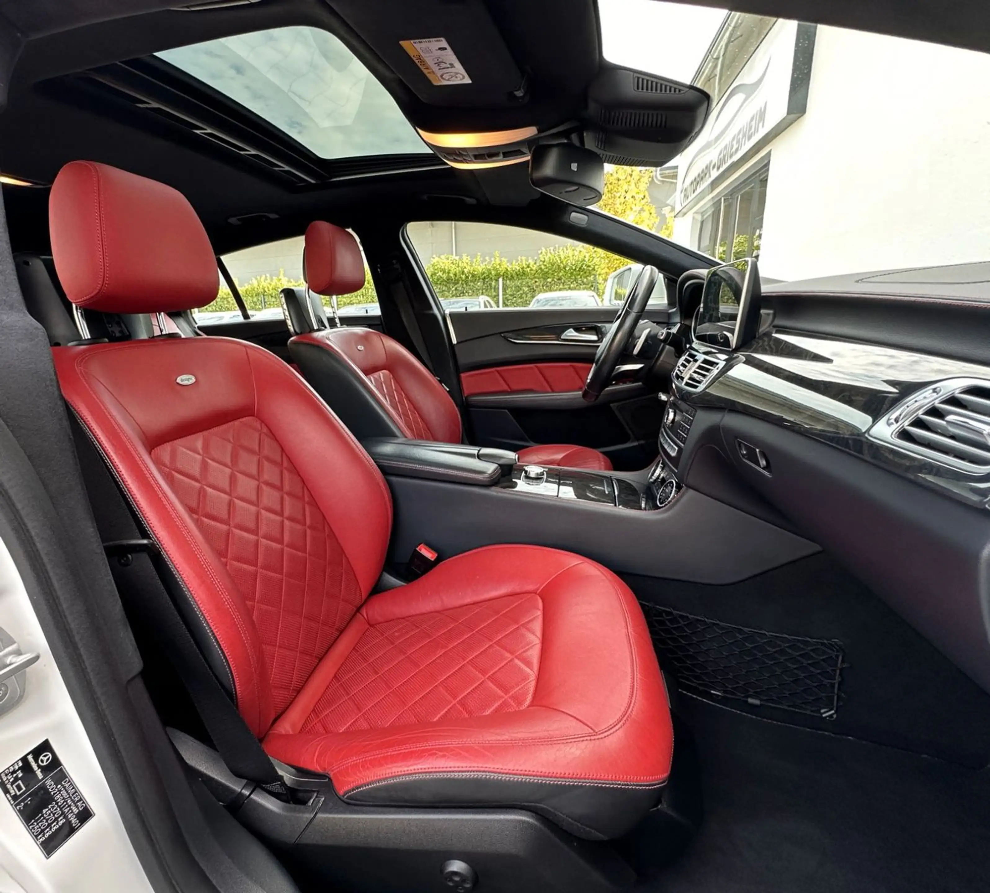 Mercedes-Benz CLS CLS 400 SB*AMG*DESIGNO*MEMORY*AHK*360°LED — photo 6