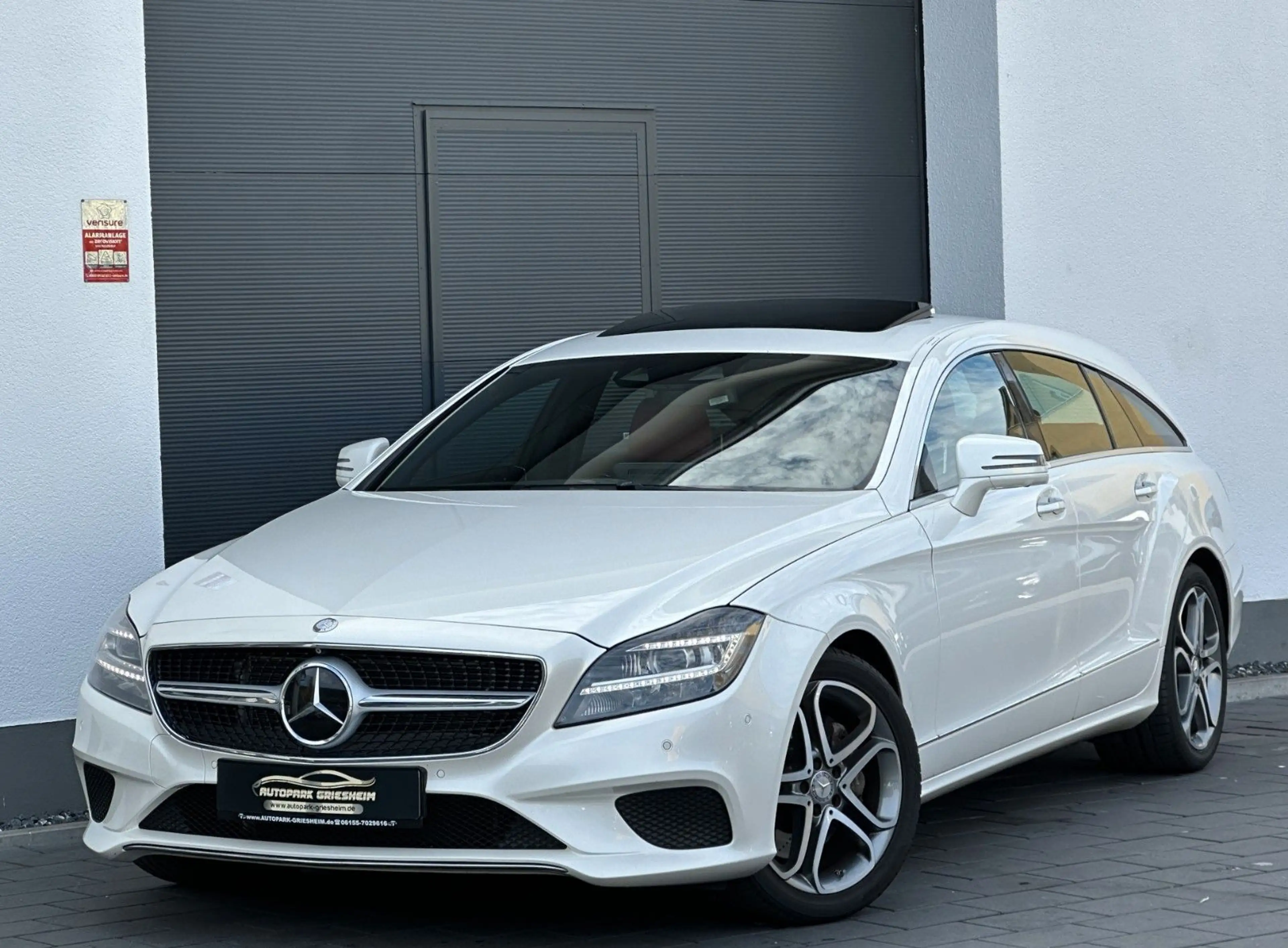 Mercedes-Benz CLS CLS 400 SB*AMG*DESIGNO*MEMORY*AHK*360°LED