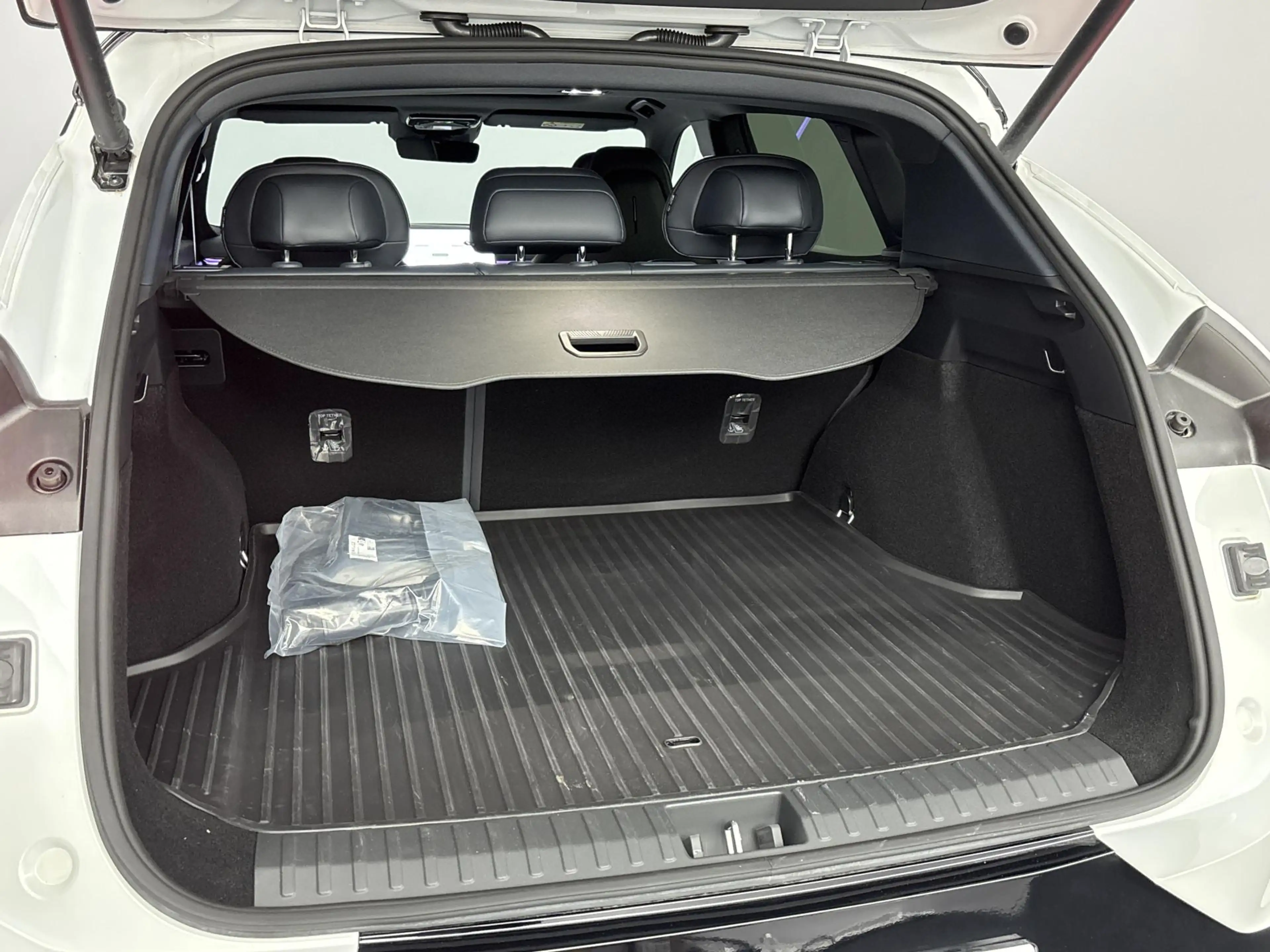 Lynk & Co 08 1.5 Core PHEV | 200km actieradius | Panoramadak — photo 11
