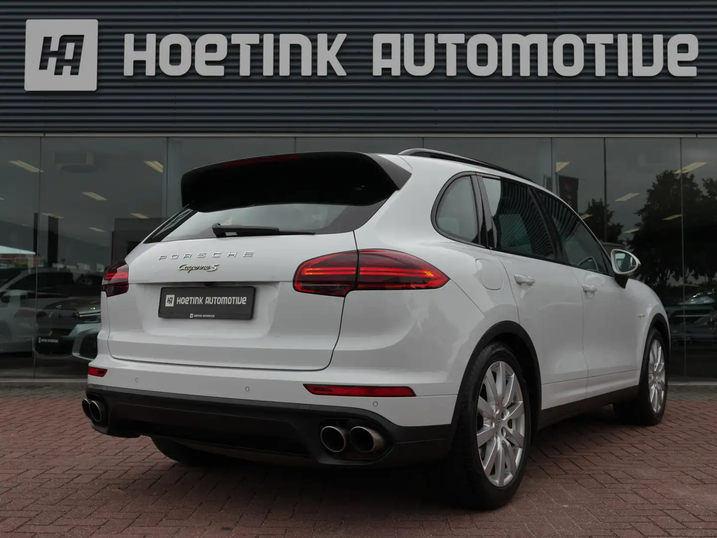 Porsche Cayenne 3.0 S E-Hybrid | 1e eigenaar | Trekhaak | Pano | L Alb - 2