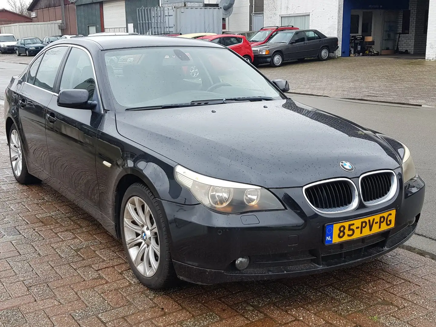 BMW 520 i Executive Negro - 1