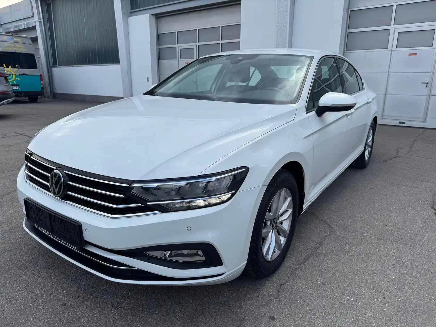 Volkswagen Passat Business TDI Weiß - 1