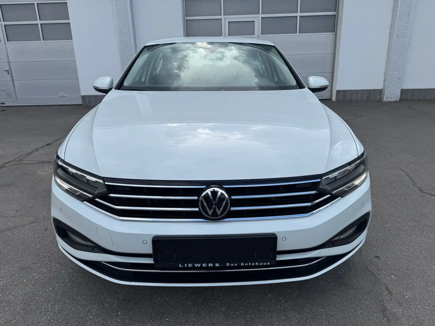 Volkswagen Passat Business TDI Weiß - 2
