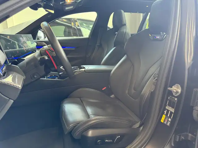 BMW M5 view 12