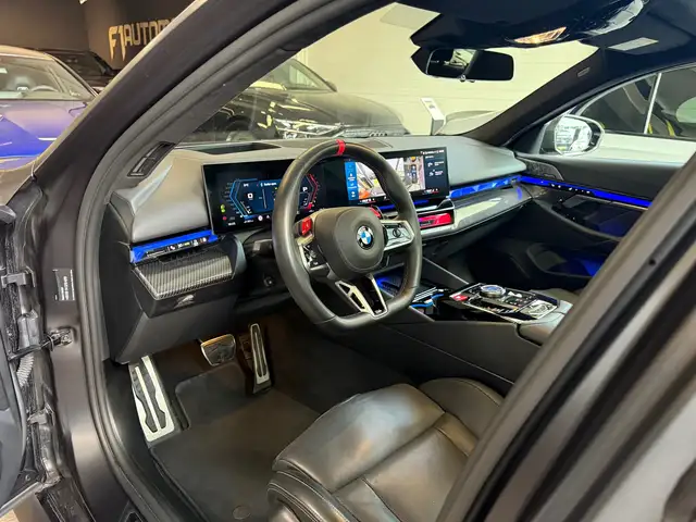 BMW M5 view 11