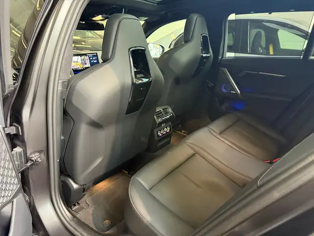 BMW M5 view 14