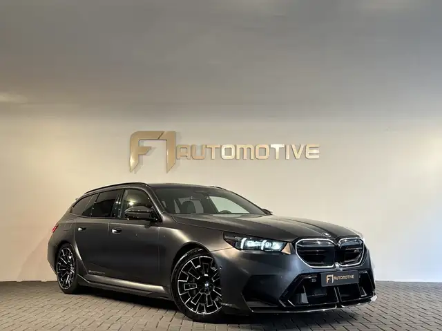 BMW M5 view 5