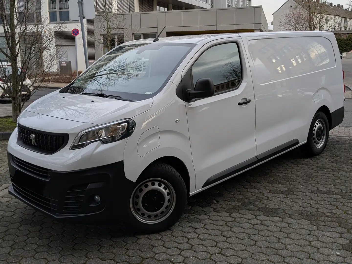 Peugeot Expert e-Expert L3H1 (75kWh) Asphalt Weiß - 1