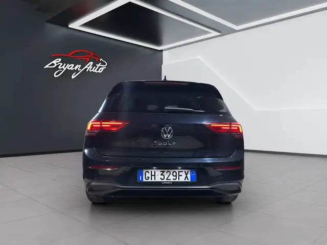 Volkswagen Golf view 4